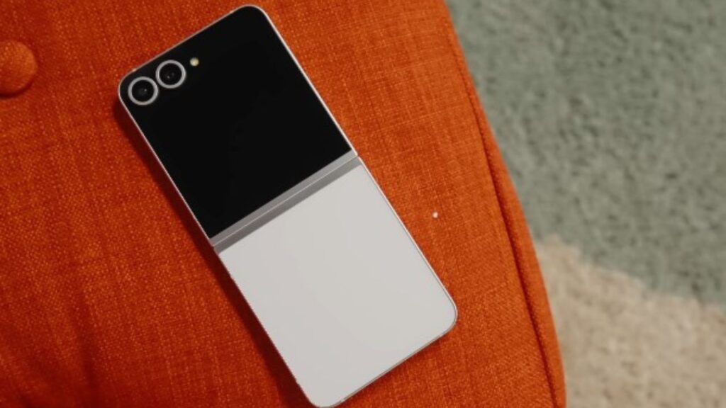 مراجعة هاتف Samsung Galaxy Z Flip 6