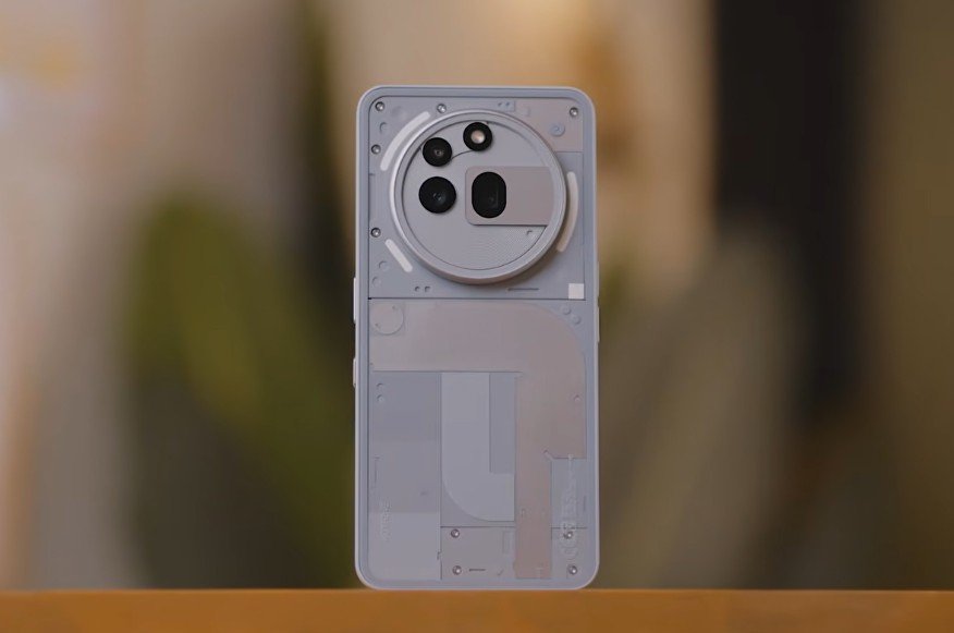 Nothing Phone3a Pro design and Build Quality