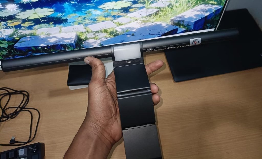 Quntis ScreenLinear Plus counterbalanced adjustable monitor clip and backlight