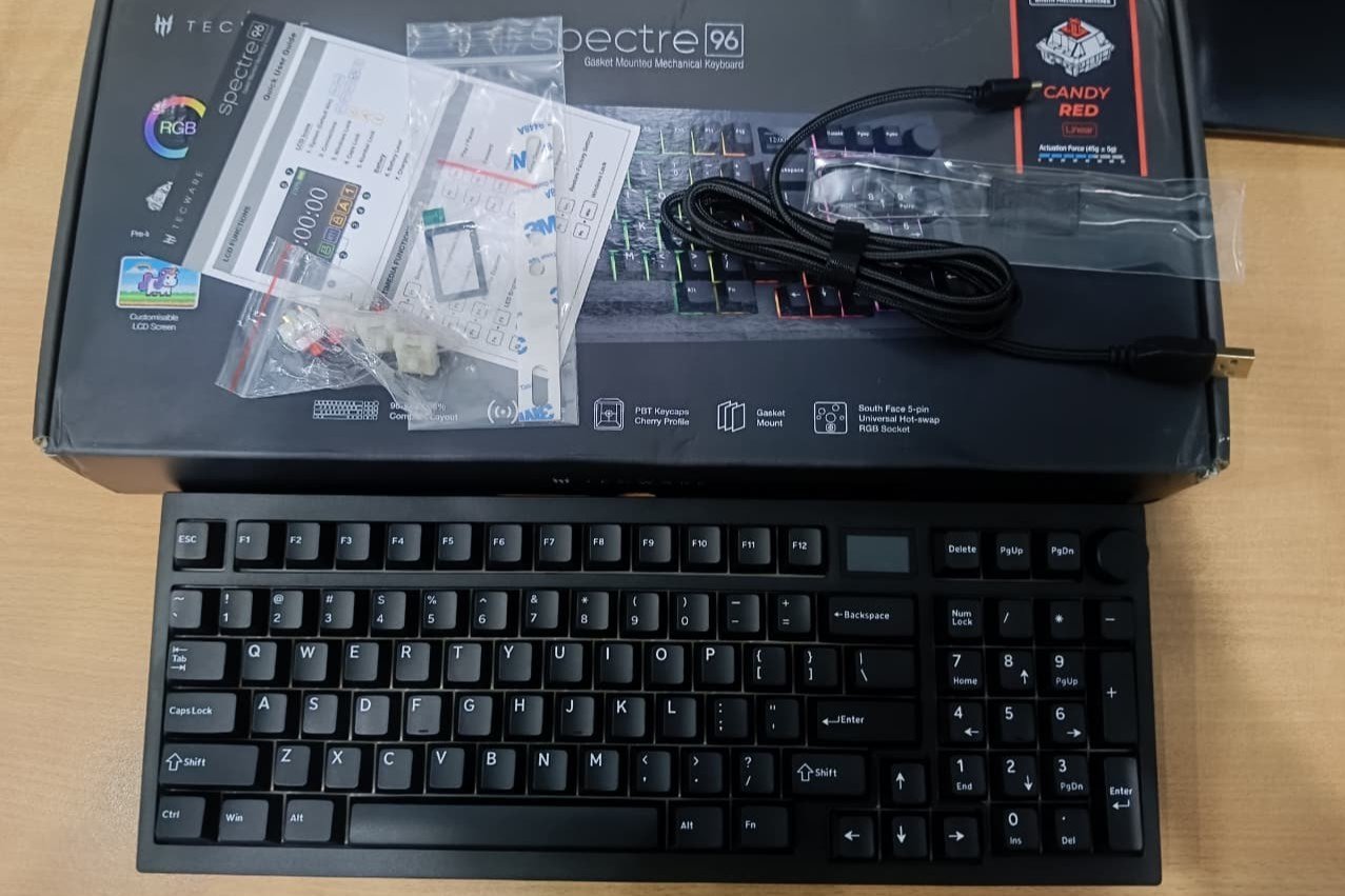 Tecware Spectre 96 Review - What's in the Box